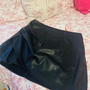 Cider black leather skirt